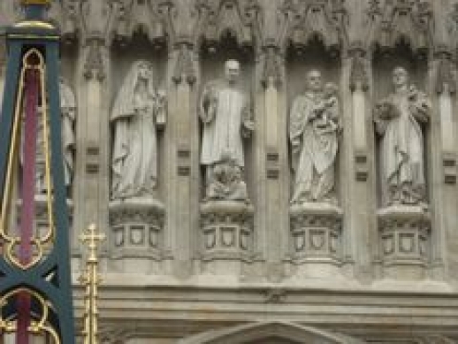 Sochy na Westminster Abbey; foto: Nella Kučerová